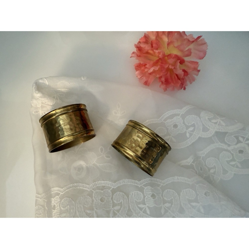 Vintage Set of 2 Solid Hammered Brass Oval Napkin Rings Made in India Sturdy GUC